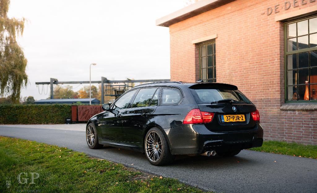 BMW e91 LCI 330D M-sport / Nieuwe apk, Auto's, BMW, Automaat, Euro 5, Achterwielaandrijving, 1800 kg