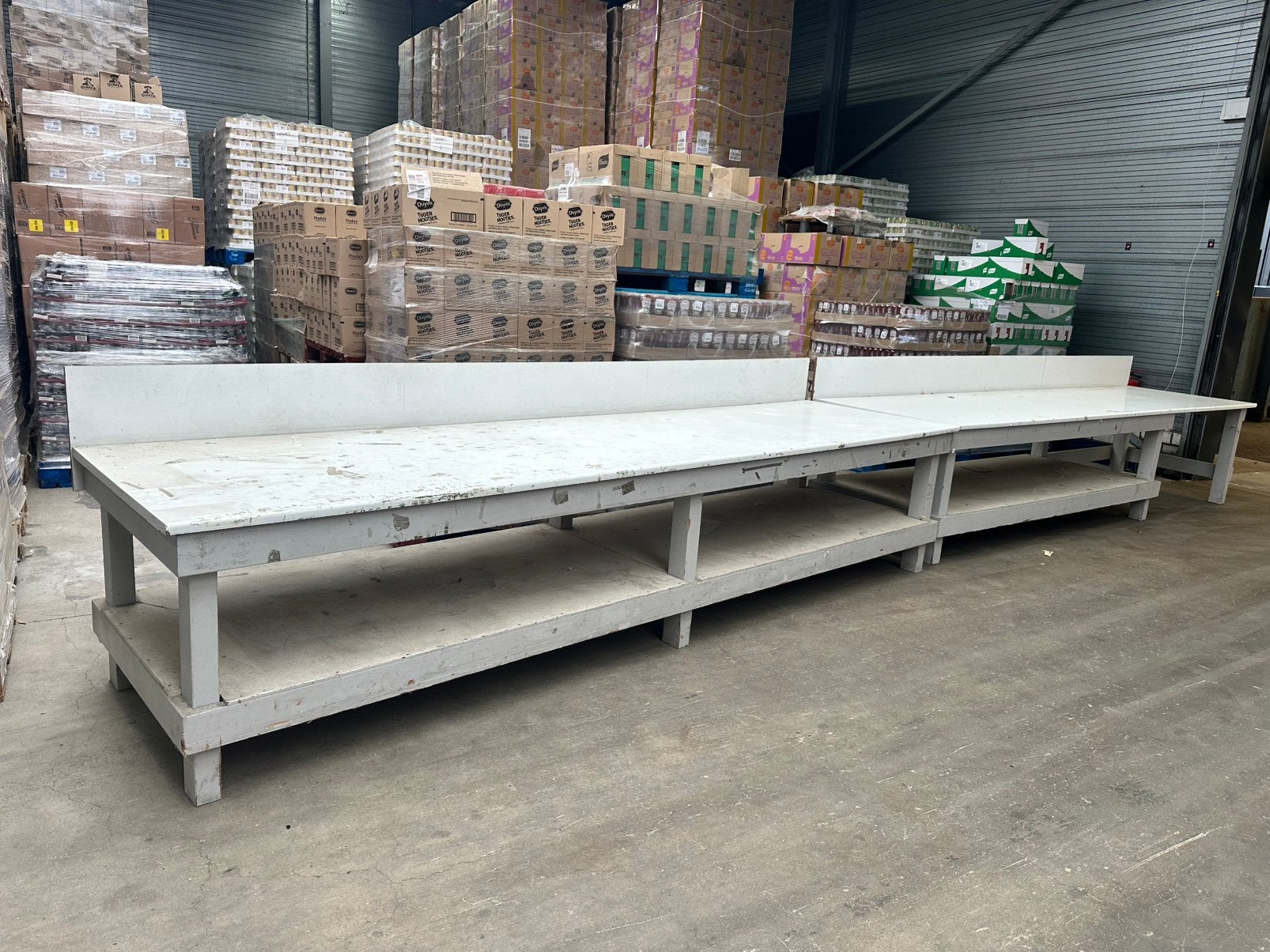 385 cm lange professionele inpak- / werktafels magazijn, Ophalen, Gebruikt, 50 tot 100 cm, Minder dan 100 cm