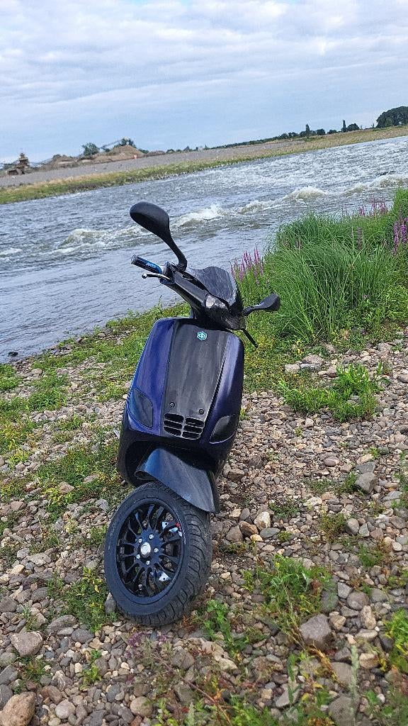 Piaggio zip type 2 A klasse, Fietsen en Brommers, Ophalen of Verzenden, Zo goed als nieuw, Blok, Piaggio