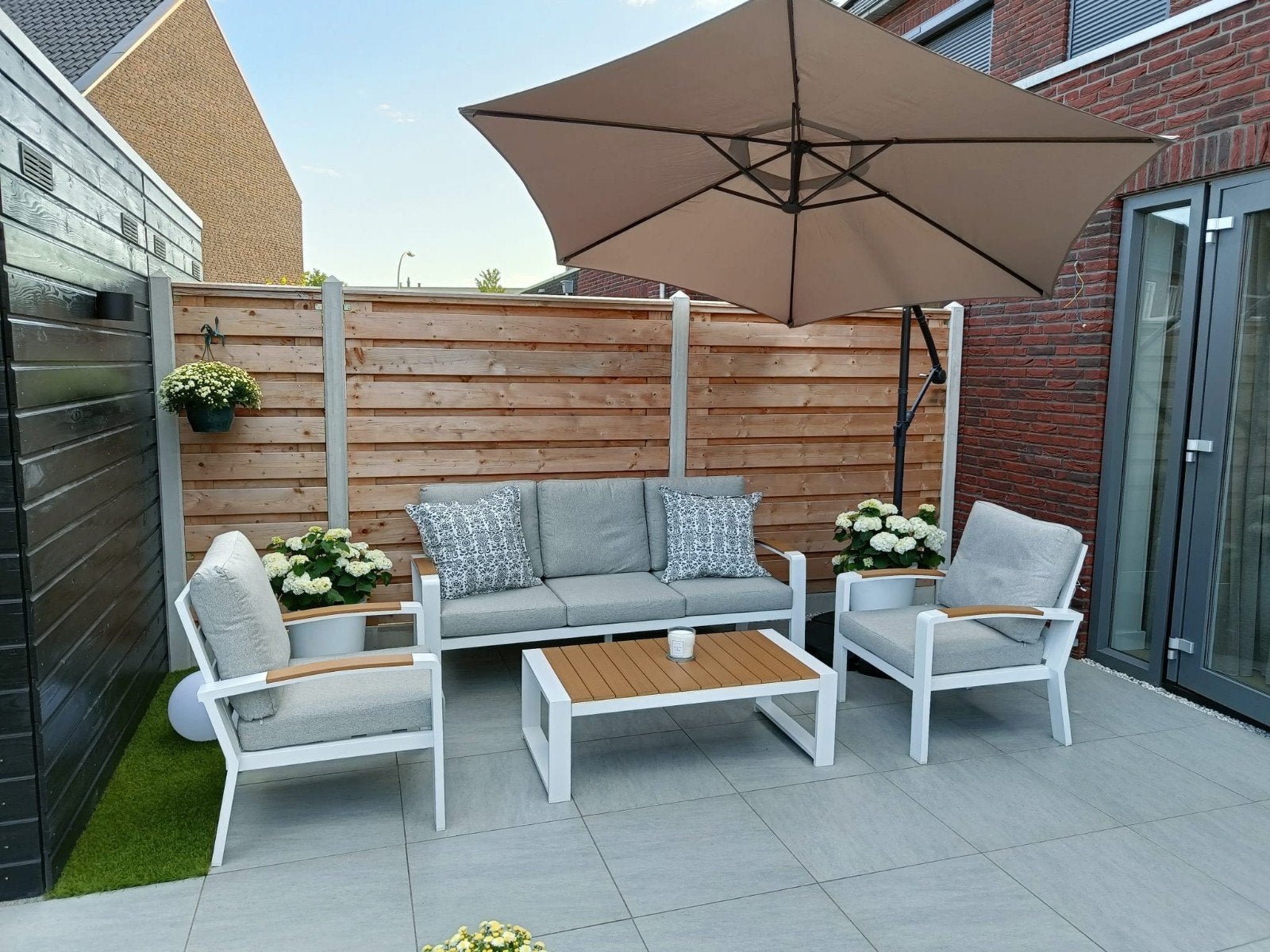 Moderne loungeset met aluminium frame en kussens, Ophalen, 4 zitplaatsen, Aluminium, Loungeset