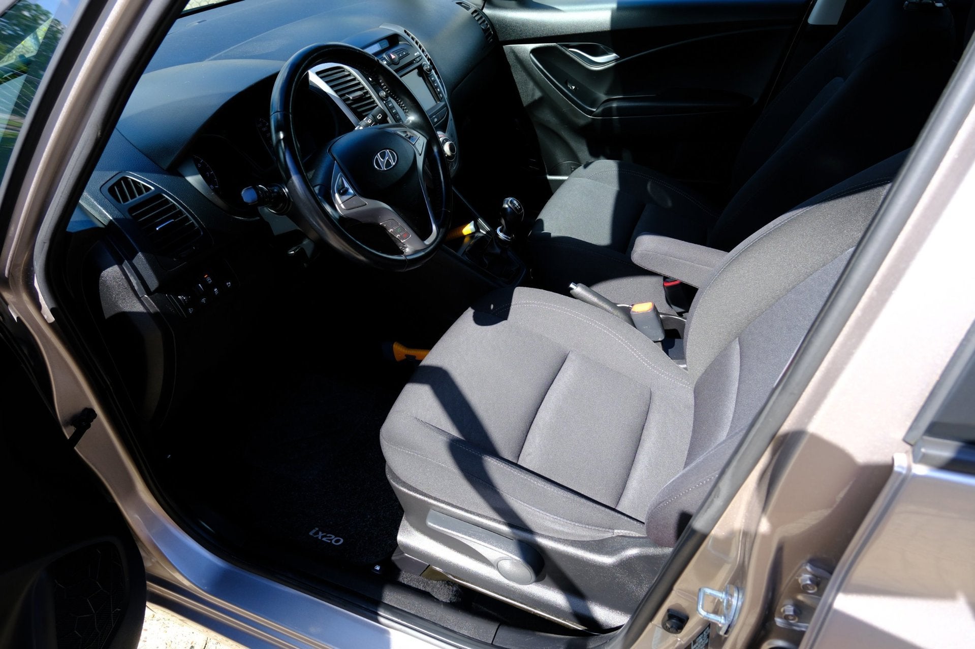 Hyundai Ix20 1.4i Go! Navi|Cam|Airco|LMV, Auto's, Voorwielaandrijving, Stof, Gebruikt, Euro 6