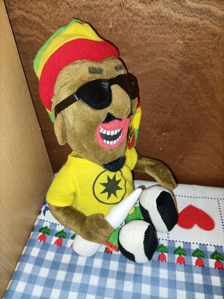Rastaman knuffel reggae play by play met wiet sigaret, Ophalen of Verzenden, Zo goed als nieuw, Overige typen