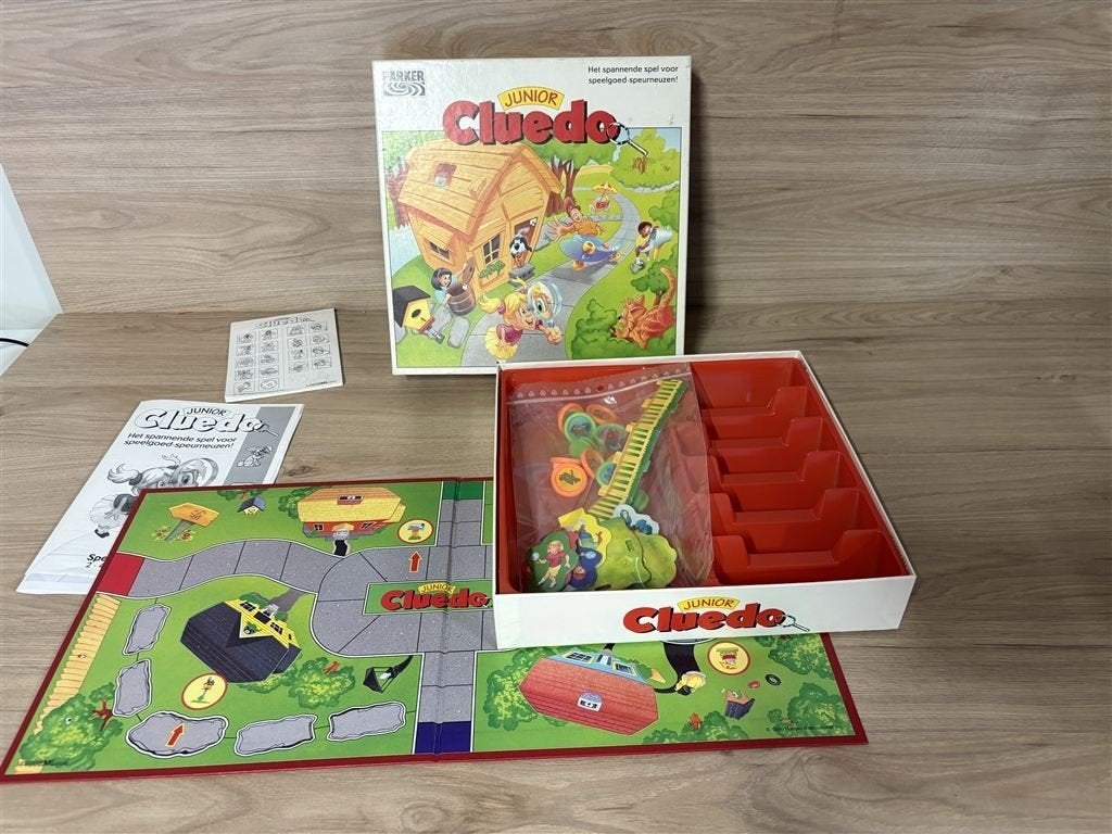 Cluedo junior parker vierkante doos [3718], Verzenden, Zo goed als nieuw