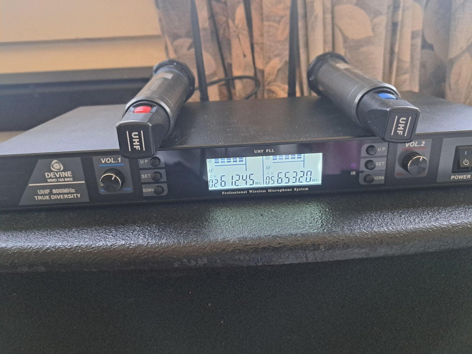 Devine WMD 168 MK2 Draadloos Microfoonsysteem, Muziek en Instrumenten, Ophalen, Gebruikt, Zangmicrofoon, Draadloos
