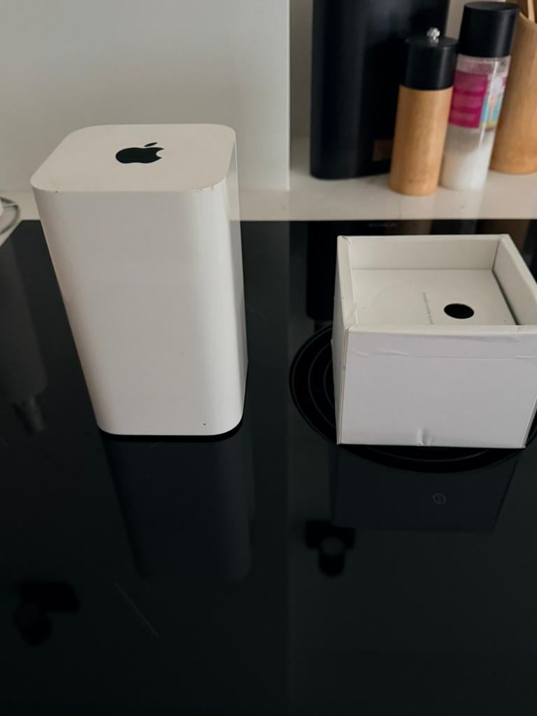 timemachine 2tb en een 8 tb, Computers en Software, Ophalen of Verzenden, Gebruikt