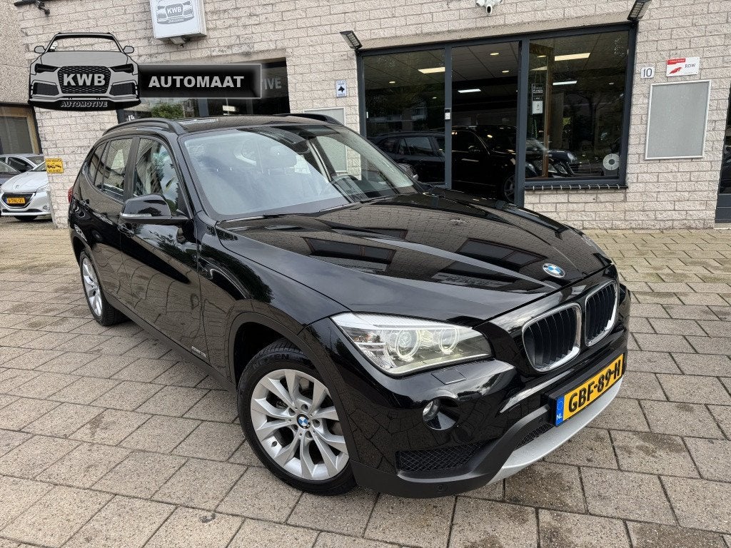 BMW X1 sDrive18i Exec Automaat Trekhaak NW Ketting, Auto's, Euro 6, 4 cilinders, 150 pk, Zwart