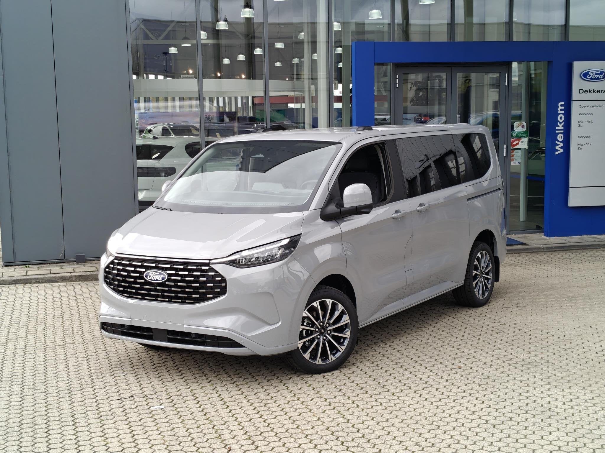Ford Tourneo Custom Titanium X PHEV L1H1 INCL BPM - DAK AIRC, Auto's, 232 pk, Gebruikt, 1850 kg, 23 km/l