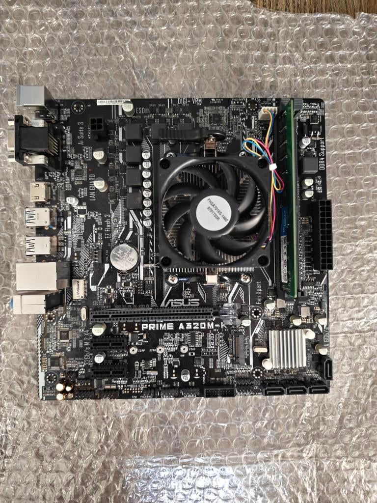 AMD AM4 Upgrade Set - ASUS A320M-K + Athlon 3000G + 8GB DDR4, Computers en Software, Moederborden, Ophalen of Verzenden, Zo goed als nieuw