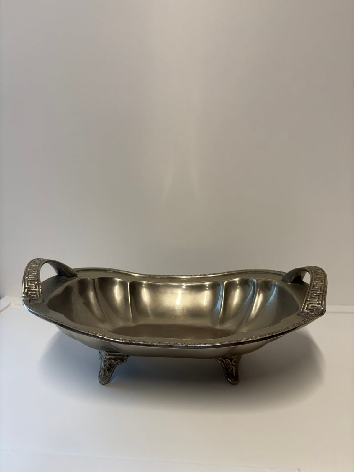 Vintage zwaar zilverkleurig metalen schaal, Antiek en Kunst, Antiek | Schalen, Verzenden
