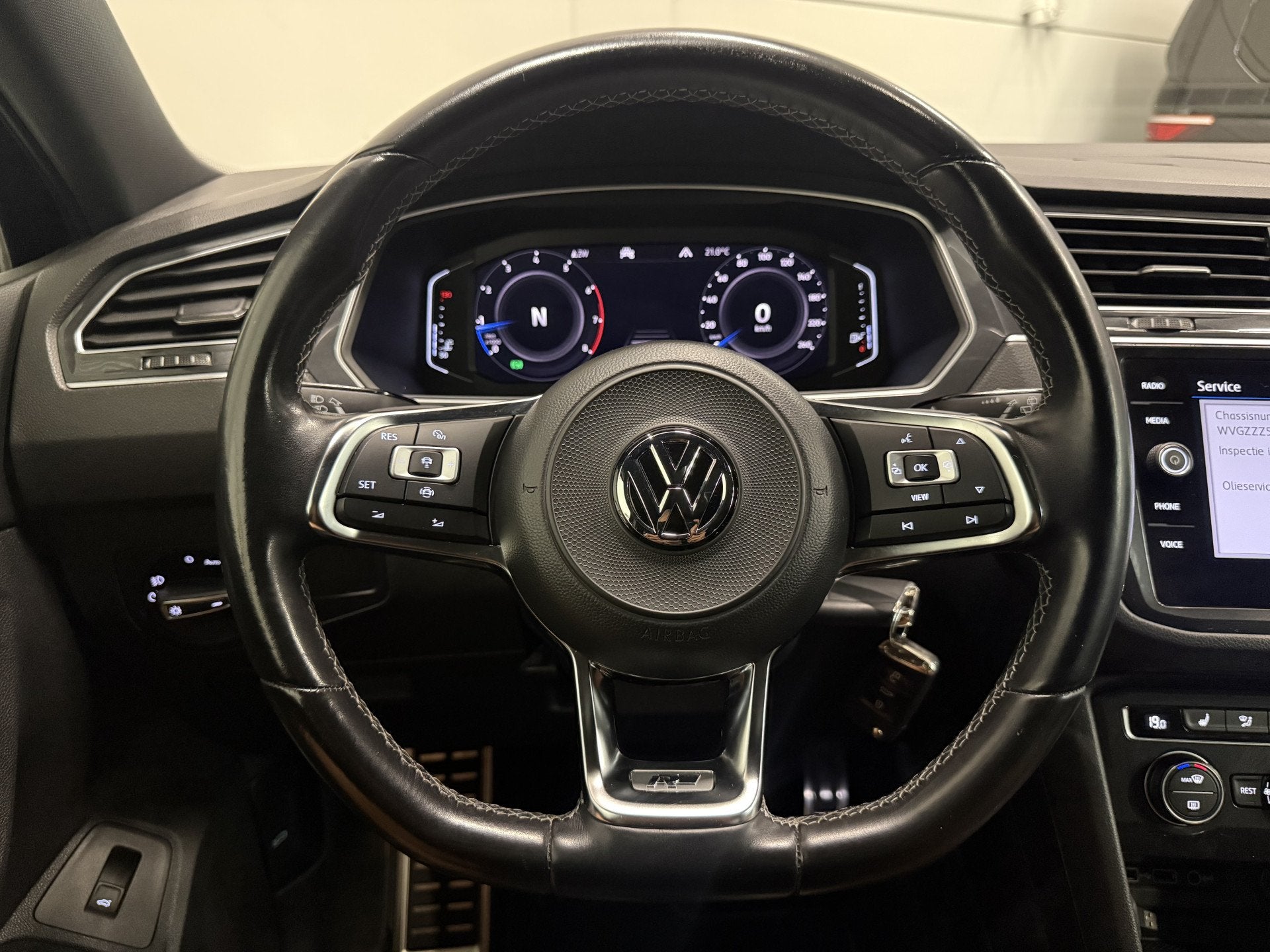 Foto 27 van Volkswagen Tiguan 2.0 TSI 4Motion 3x R-Line BLACK PANO/VOL-L