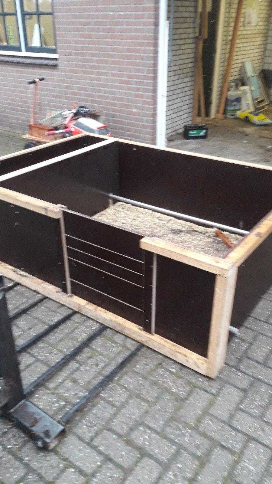 Te huur grote werpkist voor honden 1.25 x 2.00, Ophalen of Verzenden, Zo goed als nieuw, 110 cm of meer, Minder dan 65 cm