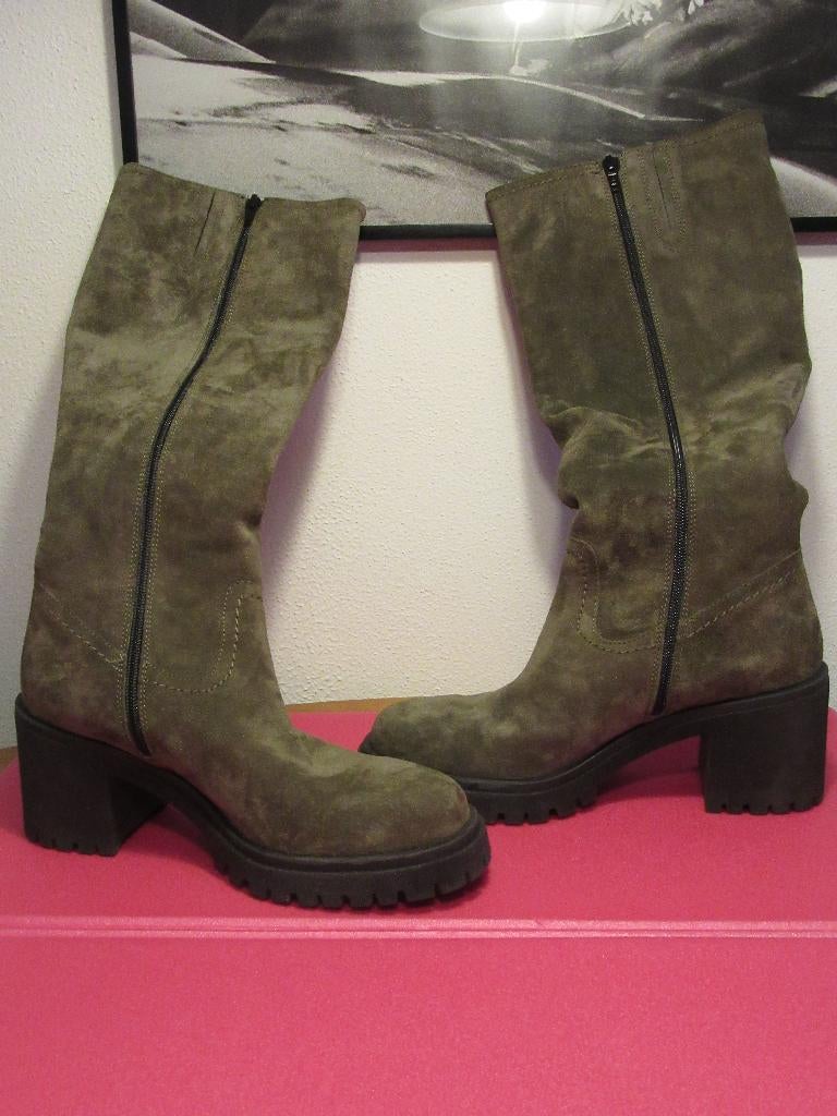 Nieuwe groene Suede laarzen maat 41 van Lamica, Kleding | Dames, Schoenen, Hoge laarzen, Nieuw, Lamica, Ophalen of Verzenden