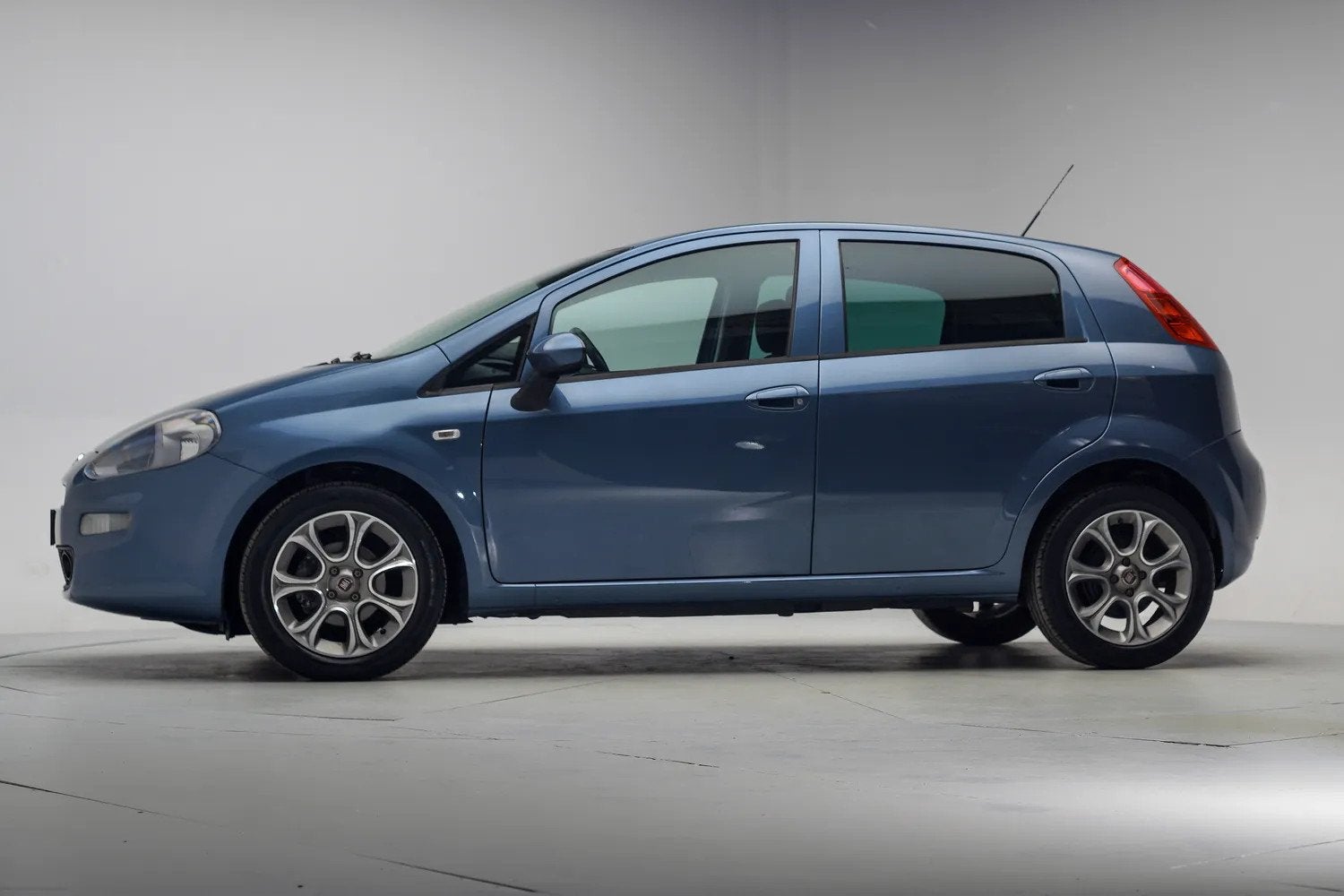 Fiat Punto Evo 0.9 TwinAir Sempre 5-drs [ Navi Climate Cruis, Automatische klimaatregeling, Gebruikt, 49 €/maand, Origineel Nederlands