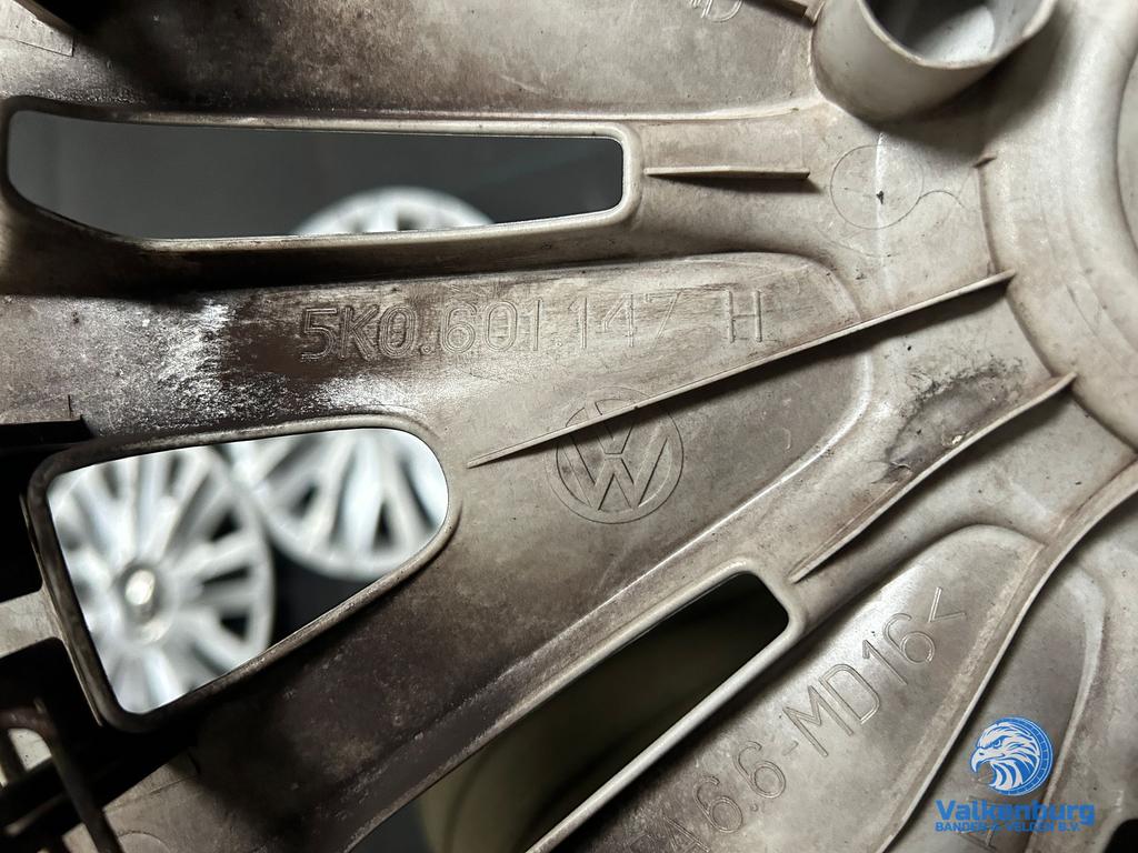 ORIGINELE VW Golf 6 5K wieldoppen 15 inch, Auto diversen, Wieldoppen, Gebruikt, -, Verzenden, -