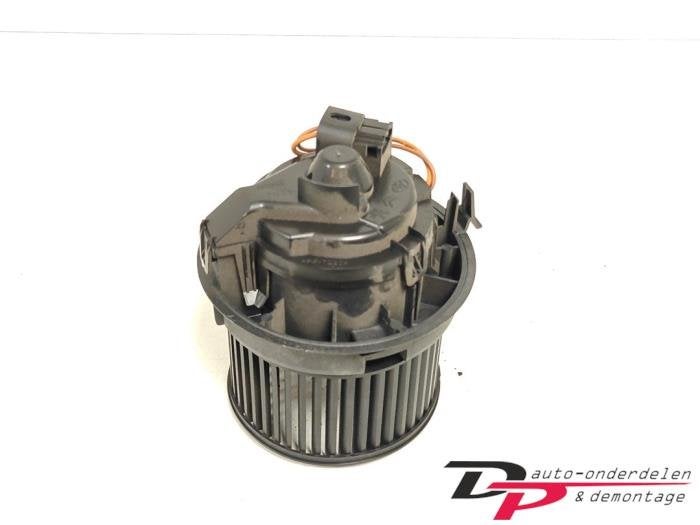 Kachel Ventilatiemotor van een Peugeot 108, Gebruikt, -, -, Ophalen of Verzenden