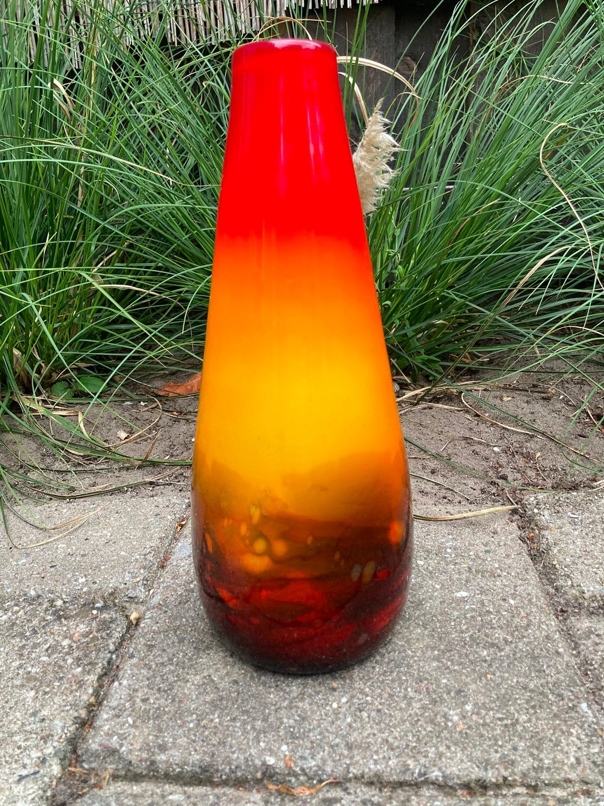 Grote vintage design vaas 36cm Mondgeblazen kunstglas 60/70, Handgemaakt, Meerkleurig, Ophalen of Verzenden, 36 cm
