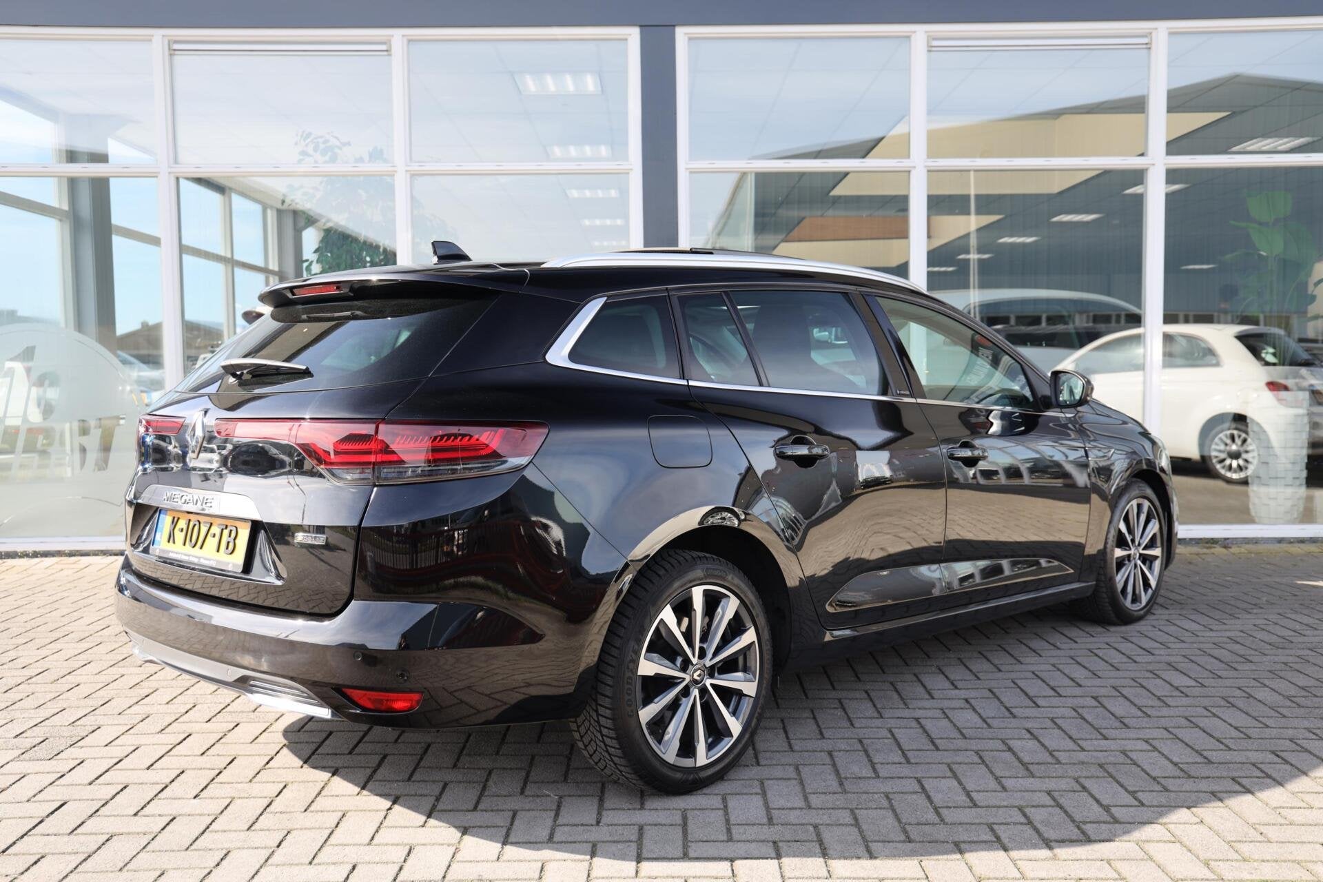 Renault Megane Estate 1.6 E-Tech Plug-In Hybrid 160 R.S. Lin, 77 km/l, Gebruikt, 4 cilinders, Zwart