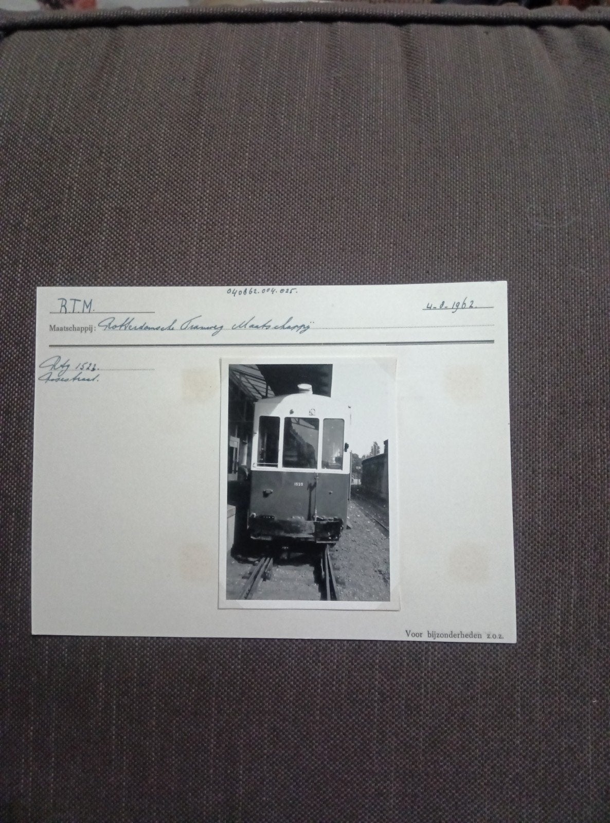 RTM Rotterdamse Tramweg Maatschappij foto 1962, Verzamelen, Ophalen of Verzenden, Gebruikt, Tram, Kaart of Prent