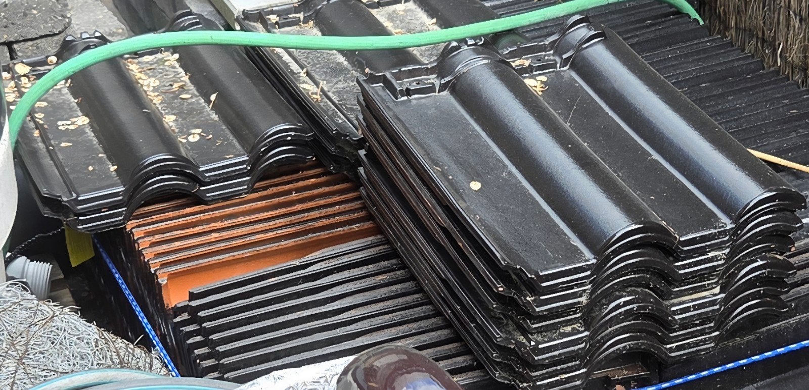 Wienerberger Koramic modula dakpannen zwart glazuur, Doe-het-zelf en Verbouw, Dakpannen en Dakbedekking, Nieuw, Dakpannen, Steen of Klei
