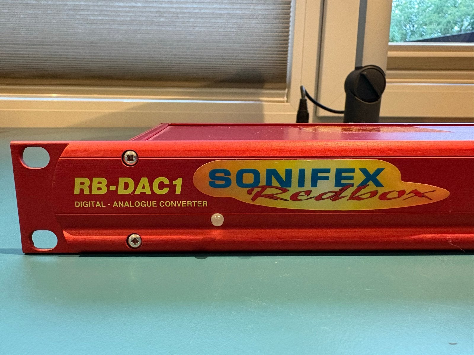 Sonifex Redbox RB-DAC1 Digitale naar Analoge Converter, Ophalen of Verzenden, Zo goed als nieuw, Audio