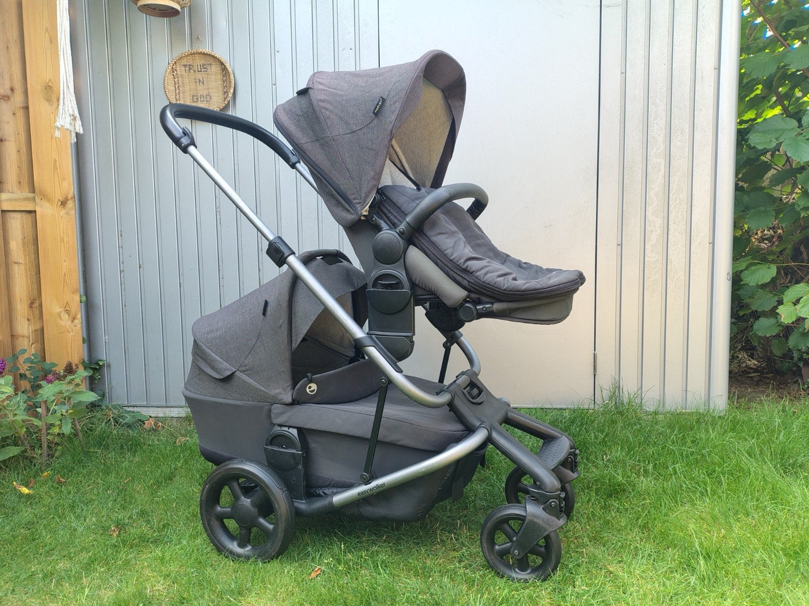Easywalker Harvey 2 duowagen met reiswieg en zitje, Kinderen en Baby's, Kinderwagens en Combinaties, Gebruikt, Combiwagen, Verstelbare duwstang