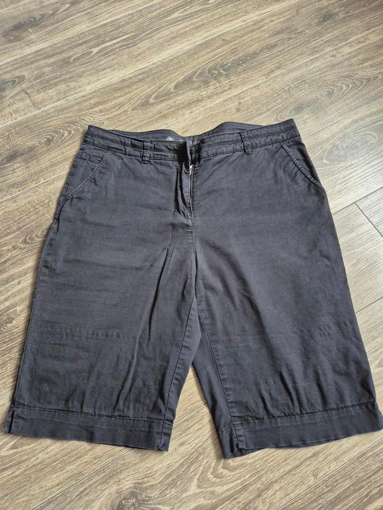C & A Zwarte korte broek / bermuda, Kleding | Dames, Broeken en Pantalons, Kort, Zwart, Maat 42/44 (L), Gedragen