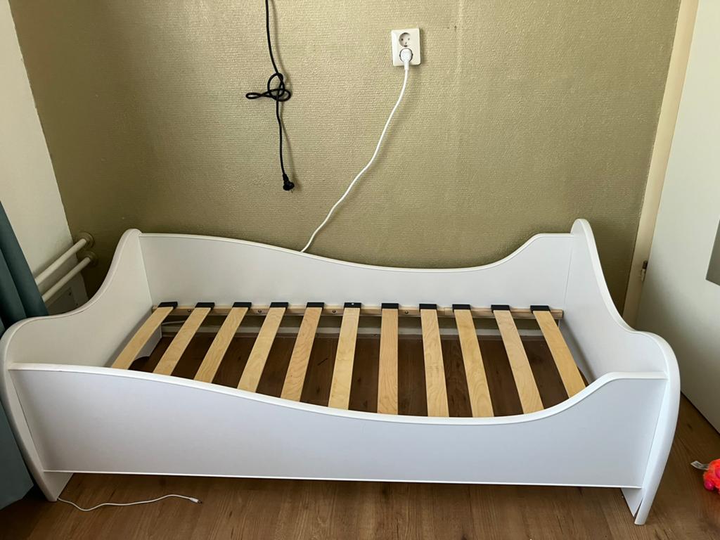 Kleuterbed te koop 60€, Kinderen en Baby's, Kinderkamer | Bedden, Ophalen, 70 tot 85 cm, 140 tot 160 cm, Zo goed als nieuw