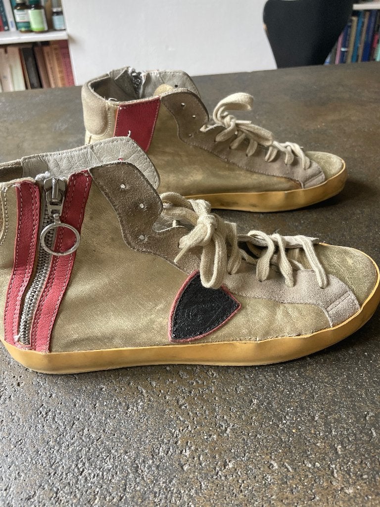 Gouden sneakers van Philippe Model, Kleding | Dames, Schoenen, Overige kleuren, Ophalen of Verzenden, Sneakers of Gympen, Gedragen