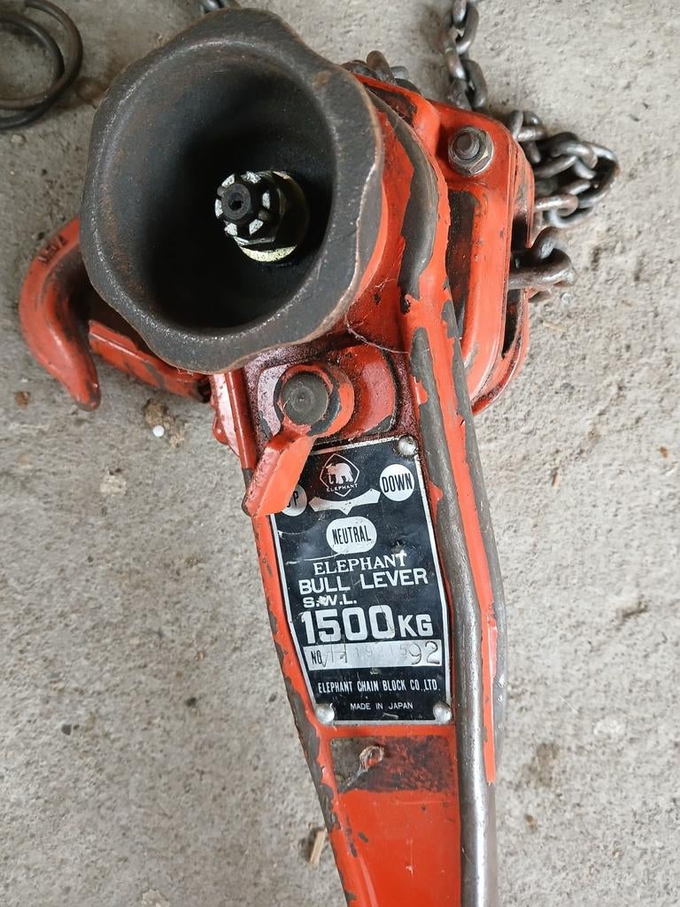 Takel ratel en ketting Elegant Bull Lever 1500 kg, Ophalen