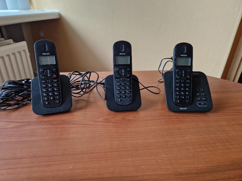 Philips cd155 dect telefoon met 3 handsets/basisstation, Ophalen of Verzenden, Gebruikt, 3 handsets