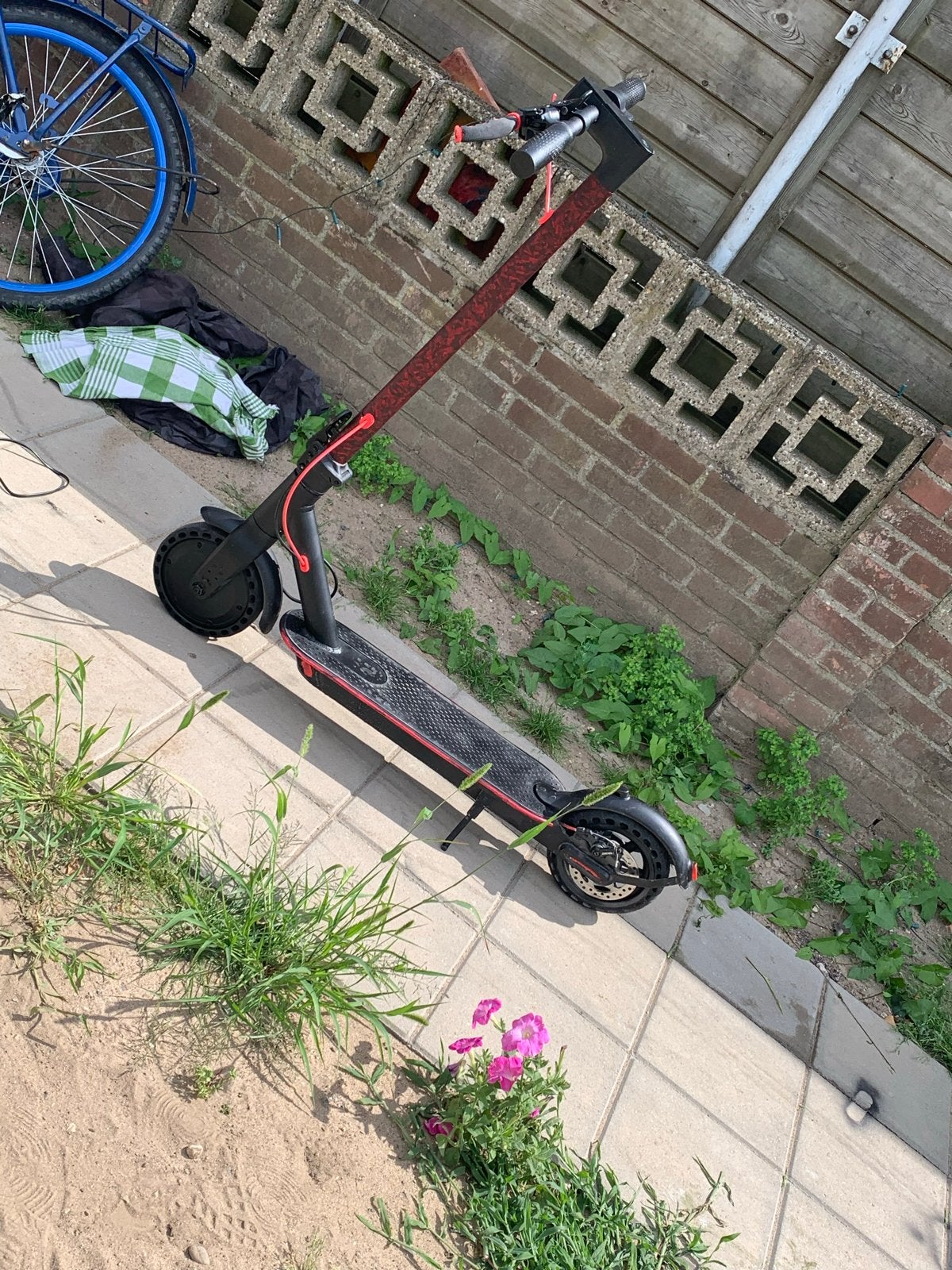 MOET NU WEG Elektrische step met lader- defecte moter kabel, Ophalen, Gebruikt, Elektrische step (E-scooter)