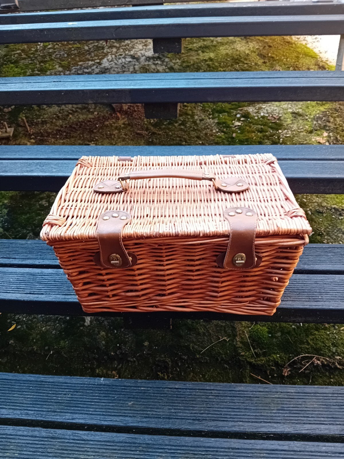 Vintage picknickmand van riet met lederen details, Ophalen of Verzenden, Zo goed als nieuw, Zonder inhoud