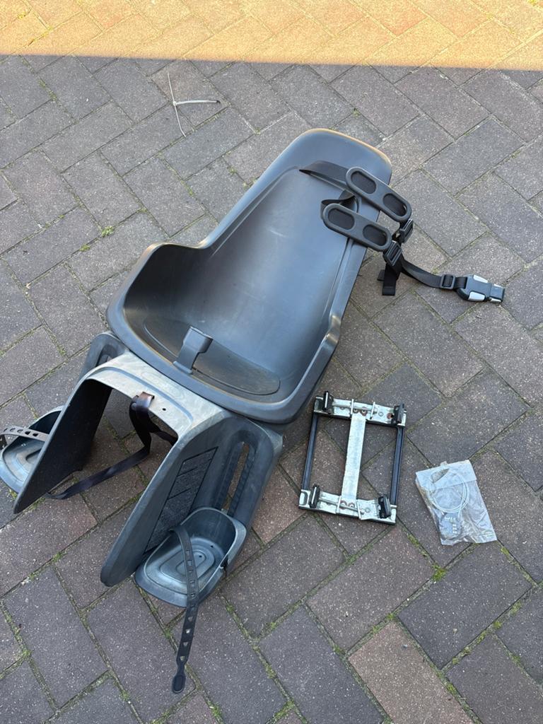 Fietsstoeltje voor achterop, gebruikt, Ophalen, Gebruikt, Achterzitje, Voetsteuntjes