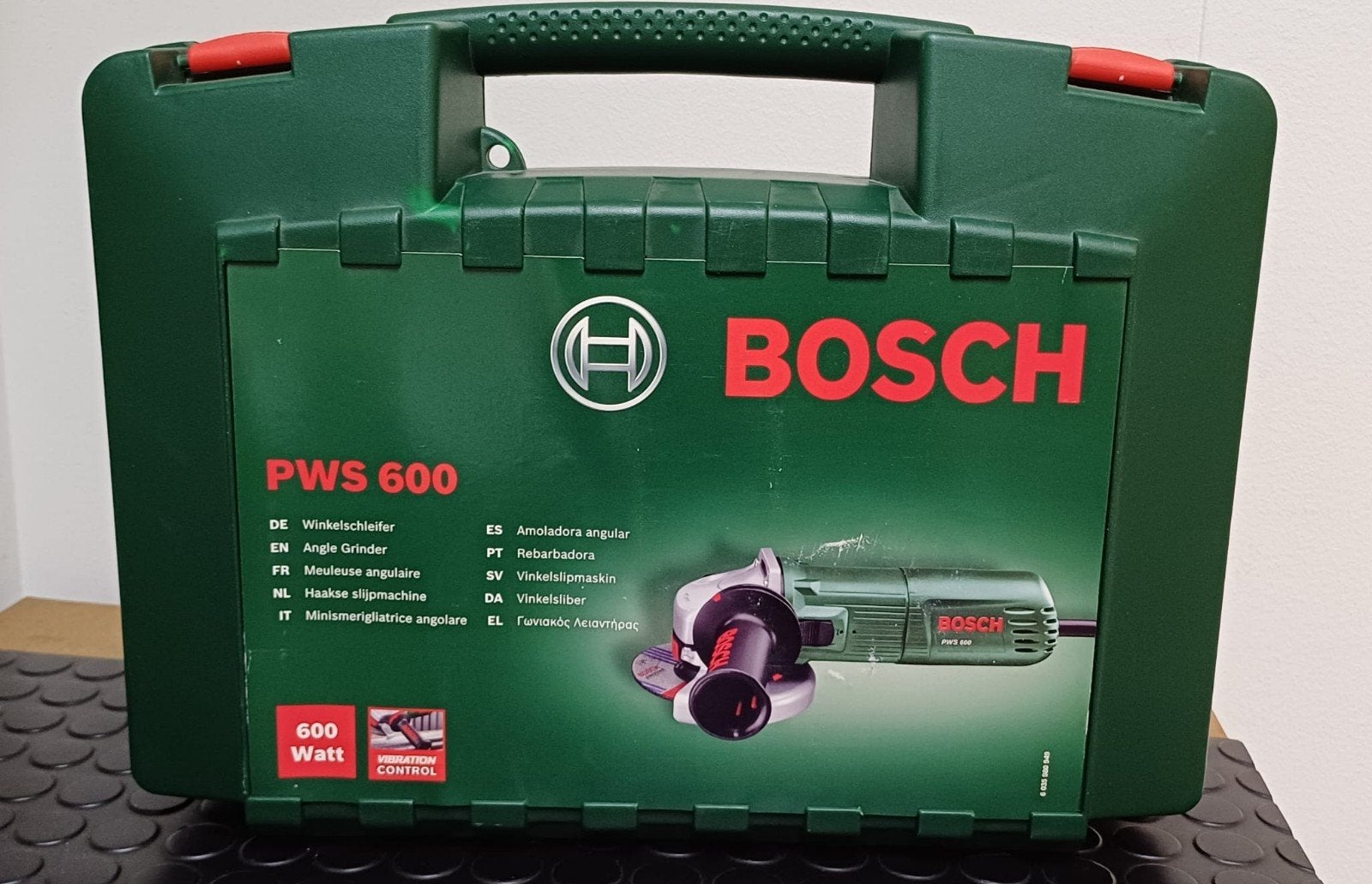 Bosch PWS 600 Haakse Slijpmachine met Koffer en Schijven, Ophalen, Gebruikt, Minder dan 700 watt, Haakse handslijpmachine