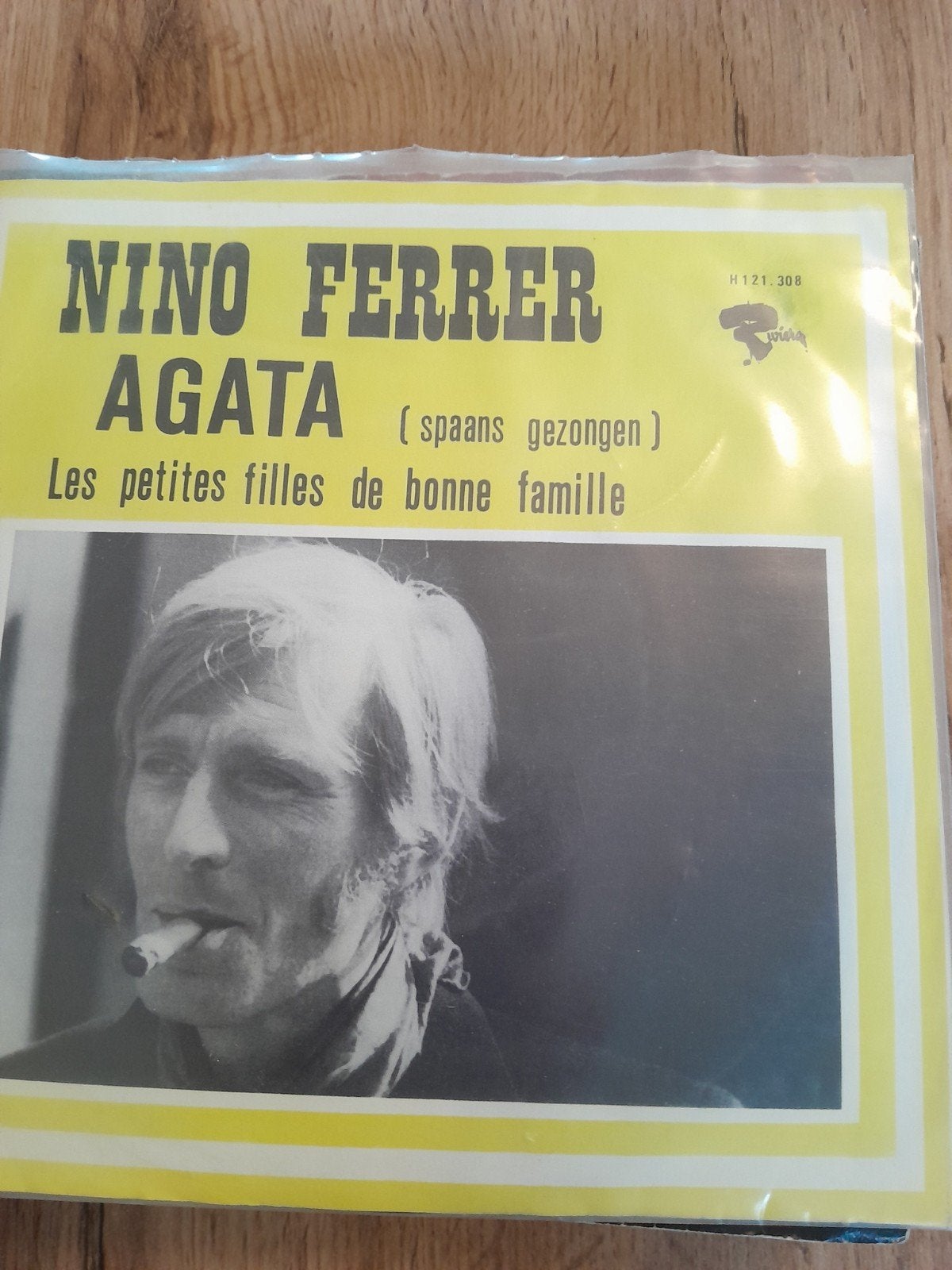 Nino ferrer 7inch agata, Ophalen of Verzenden, Zo goed als nieuw, Pop