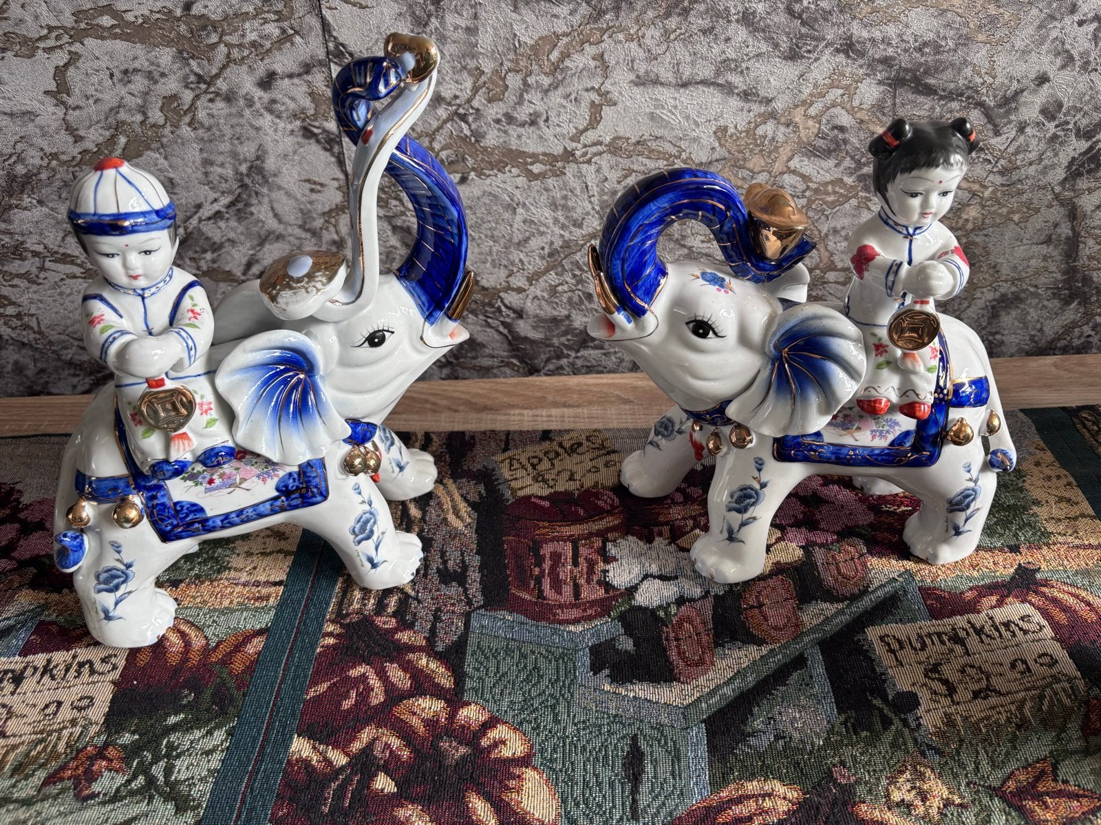Set van 2 porseleinen olifanten met ruiters, Ophalen