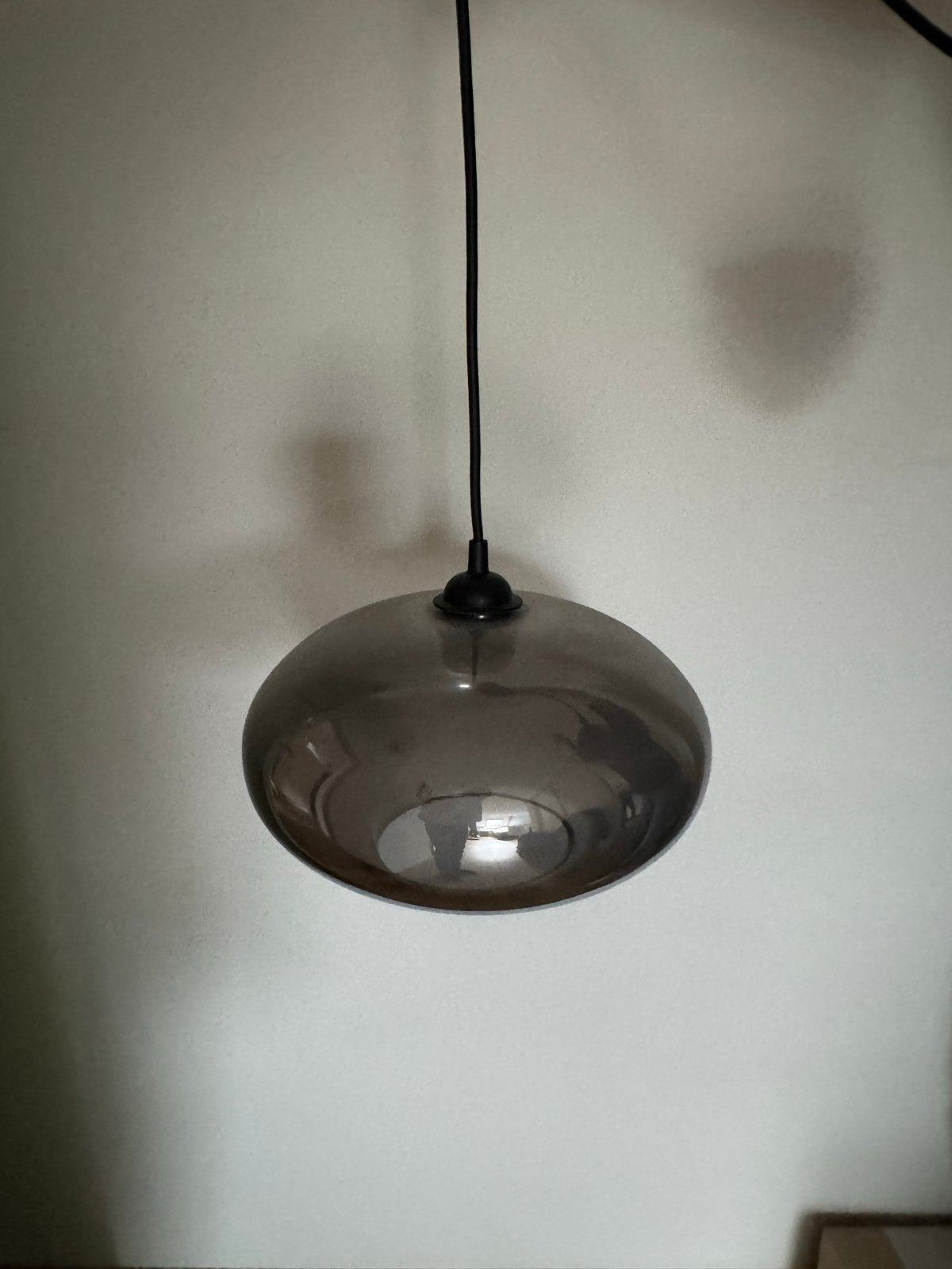 Moderne hanglamp van rookglas, Huis en Inrichting, Ophalen, Zo goed als nieuw, Glas, Minder dan 50 cm