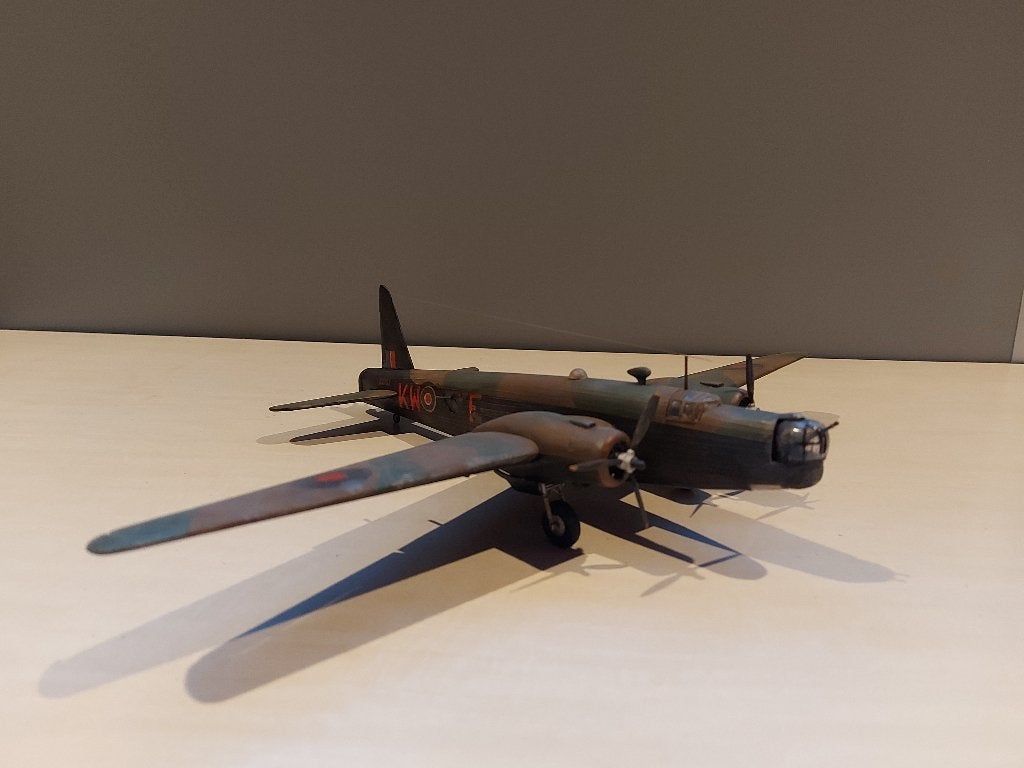 Plastic model van een Vickers Wellington schaal 1/72 (M55), Ophalen of Verzenden, Gebruikt, Schaalmodel