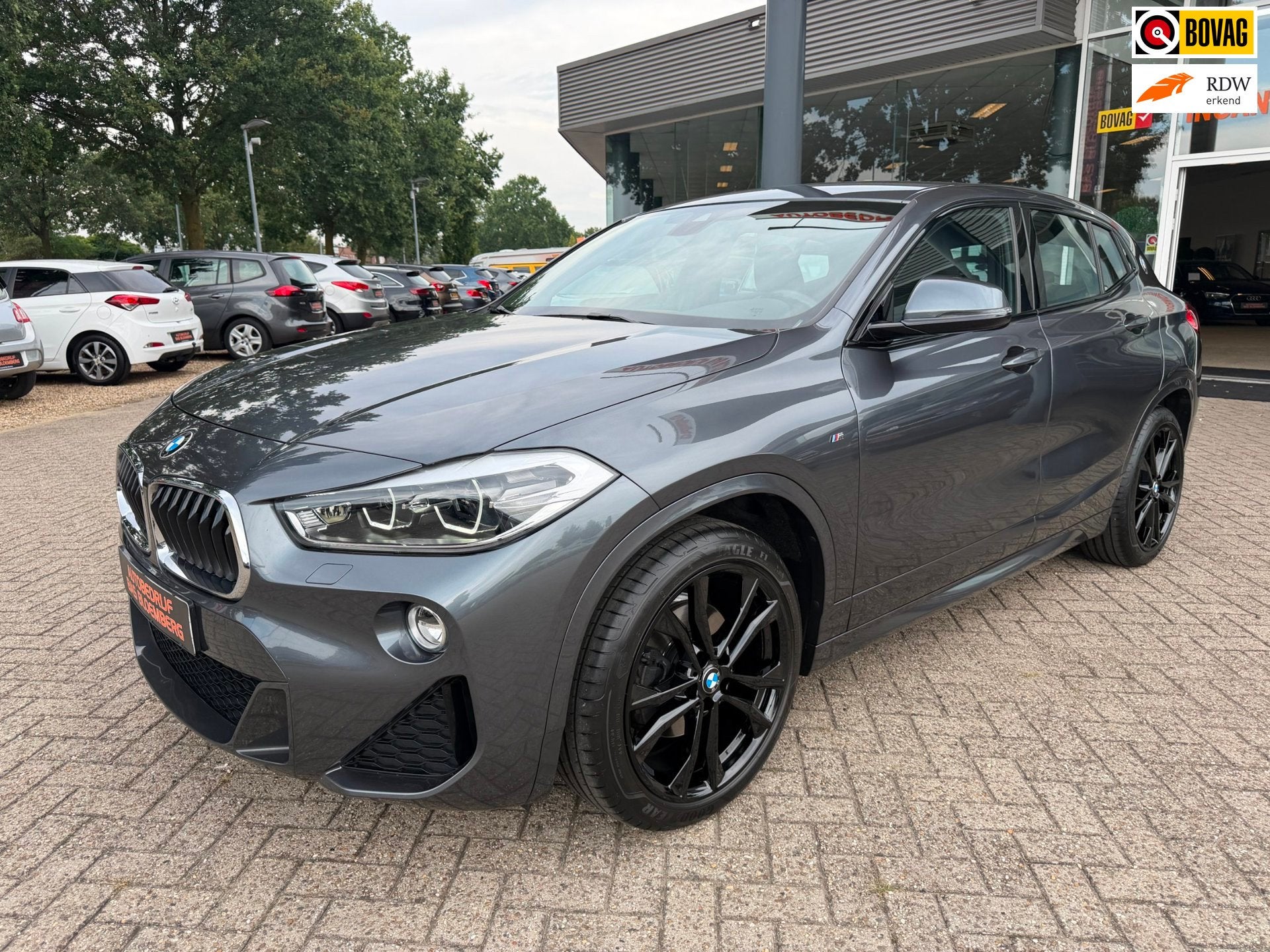 BMW X2 SDrive18i High Exe Automaat, M pakket, Navi, clima, e, Gebruikt, Leder en Stof, Automatische klimaatregeling, 3 cilinders