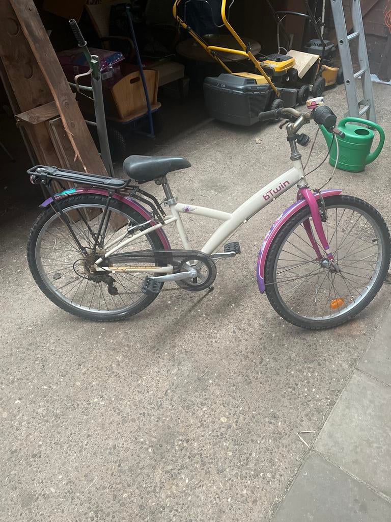 B'Twin kinderfiets 24 inch, Fietsen en Brommers, Fietsen | Meisjes, Ophalen, Gebruikt, 24 inch, Handrem