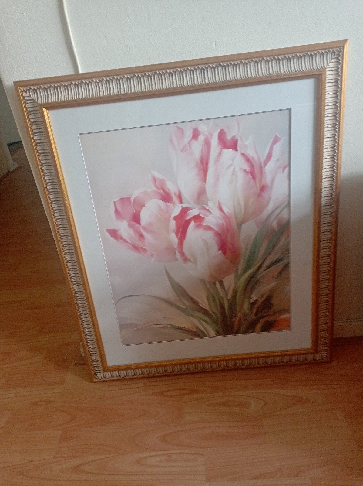 Schilderij met roze tulpen in gouden lijst, Ophalen of Verzenden, Zo goed als nieuw