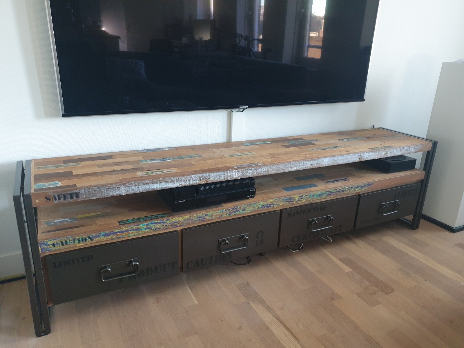 Industriële TV-meubel met lades en metalen frame, Gebruikt, 150 tot 200 cm, Minder dan 100 cm, Industrieel