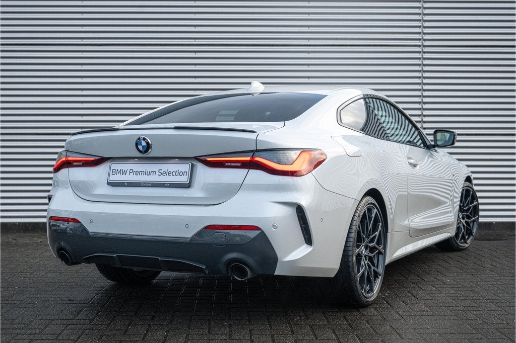 BMW 4 Serie Coupé 420i High Executive M Sport Automaat / Sc, Auto's, BMW, Automaat, 1998 cc, Achterwielaandrijving, Gebruikt
