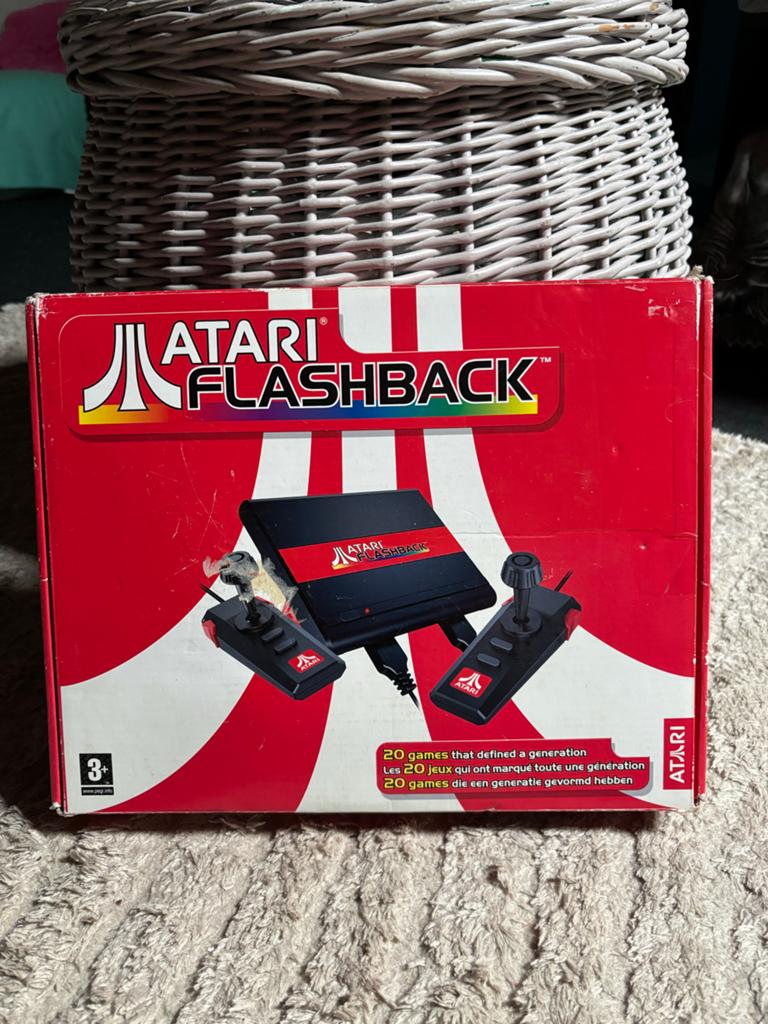 Atari Flashback Classic Game Console - Compleet in doos, Spelcomputers en Games, Spelcomputers | Atari, Zo goed als nieuw, Atari 7800 of Flashback