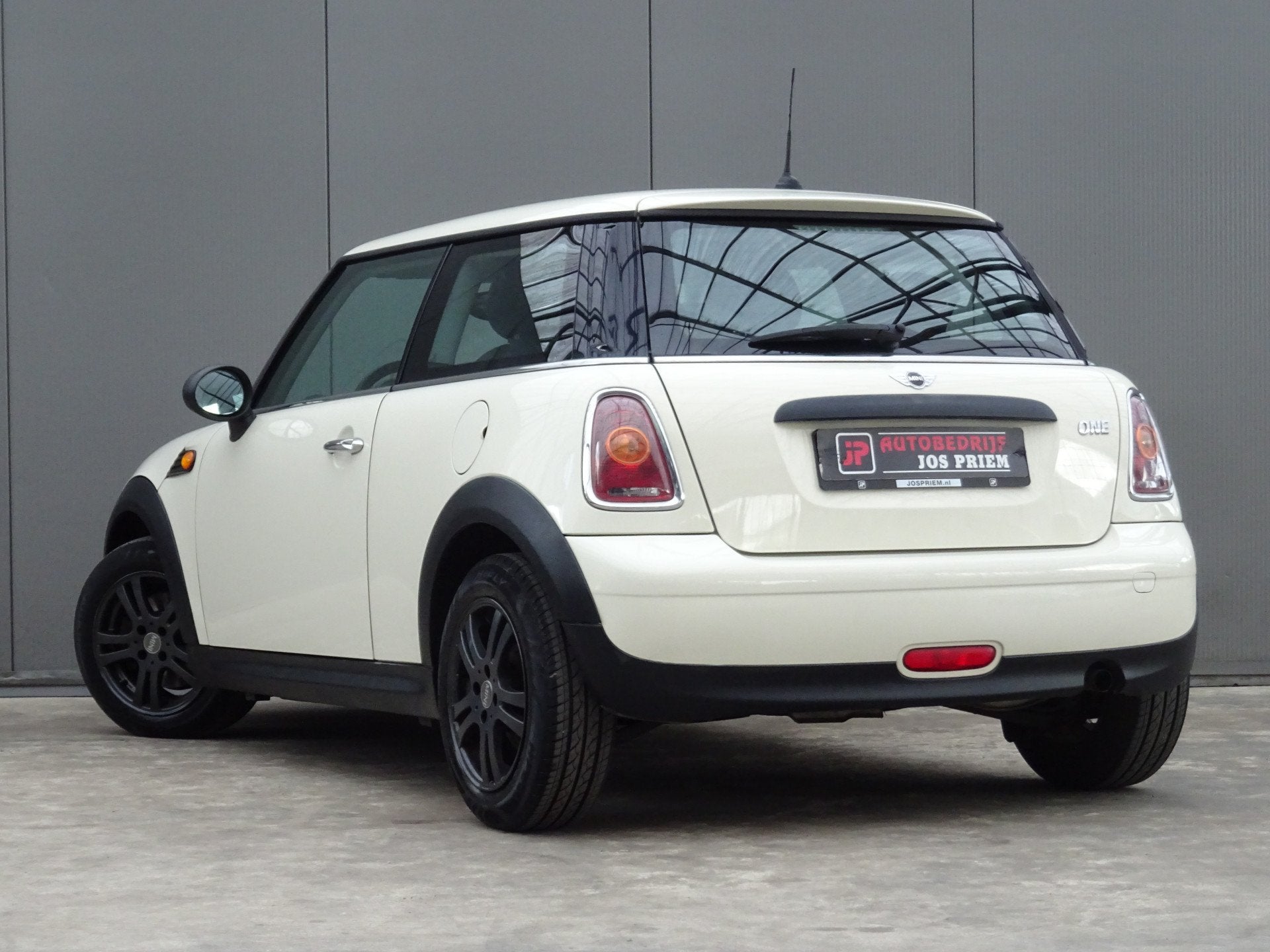 MINI Mini 1.6 One * NIEUWE KOPPELING & KETTING ! (bj 2010), Auto's, Voorwielaandrijving, Euro 5, 4 cilinders, 4 stoelen