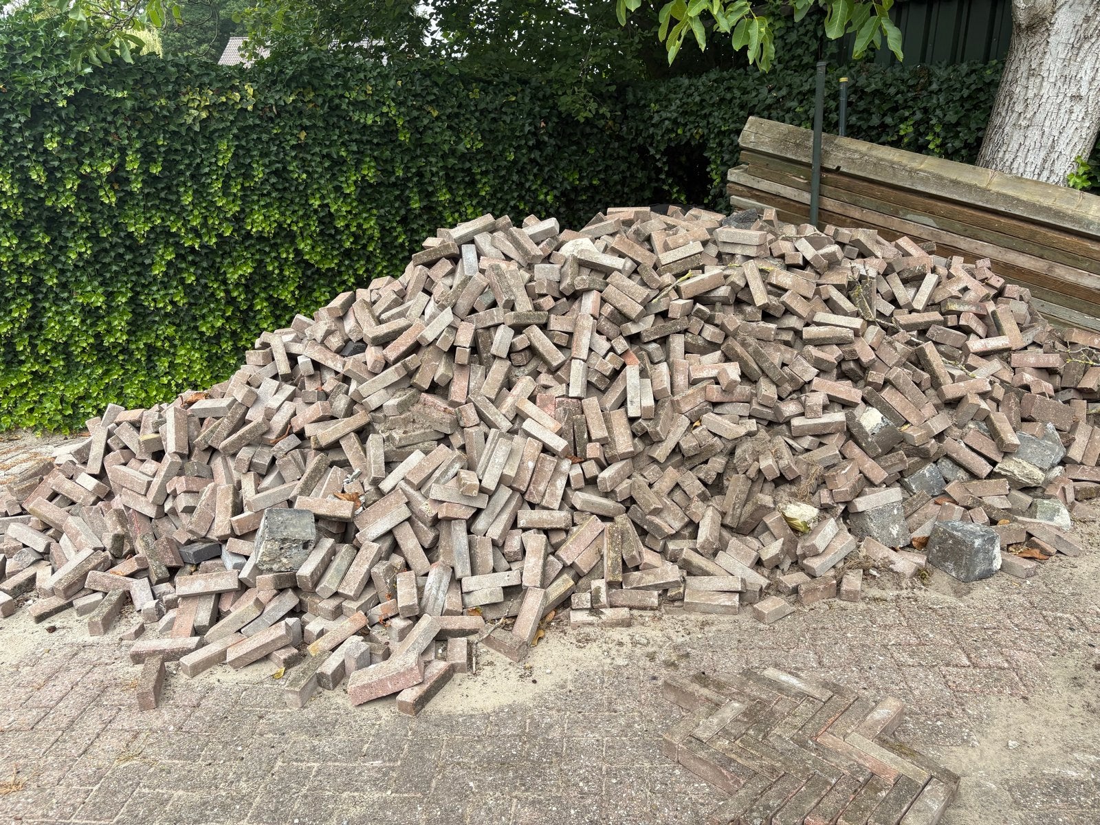 GRATIS Waaltjes - Gebruikte bestrating voor tuin of oprit, Ophalen, Gebruikt, Keramiek, Overige typen