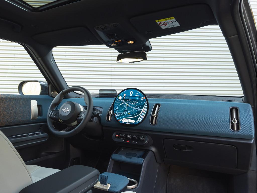 MINI Countryman 1.5 C Favoured - XL Pakket - Pano - Trekhaak, Auto's, Mini, 24 maanden, Zwart, Leder, Bedrijf