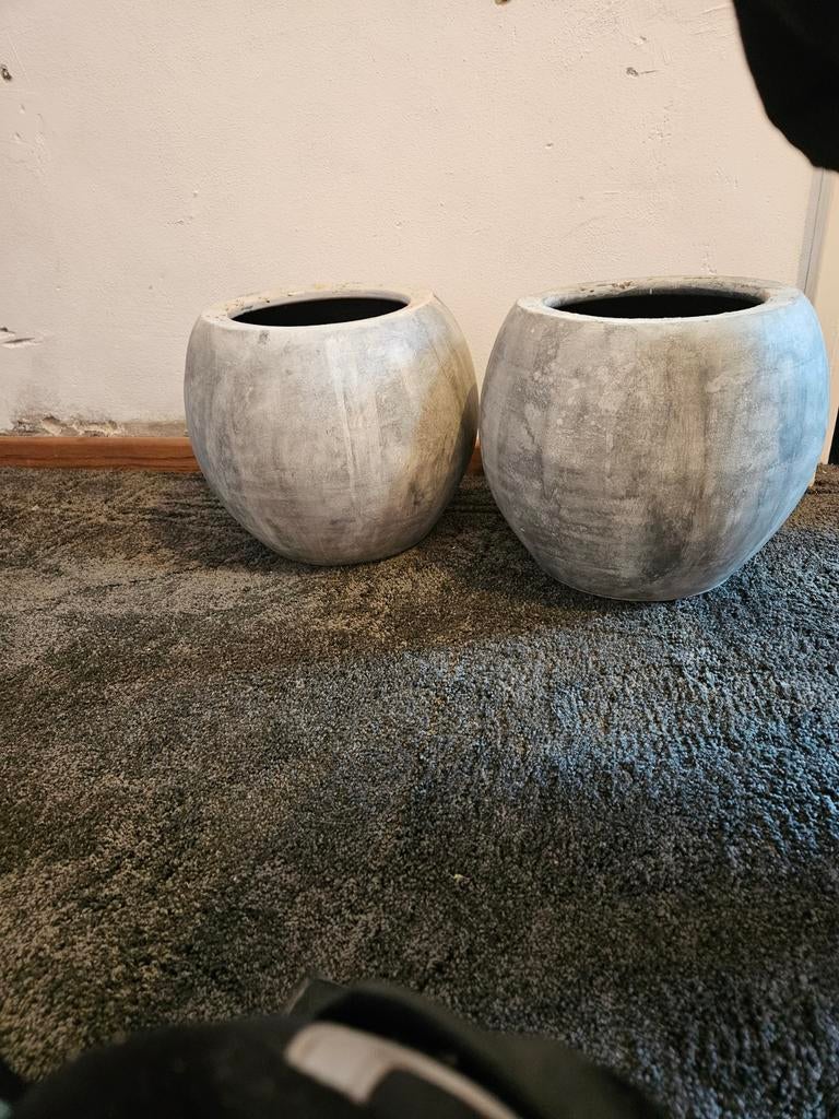 2 grote potten, Ophalen, Zo goed als nieuw