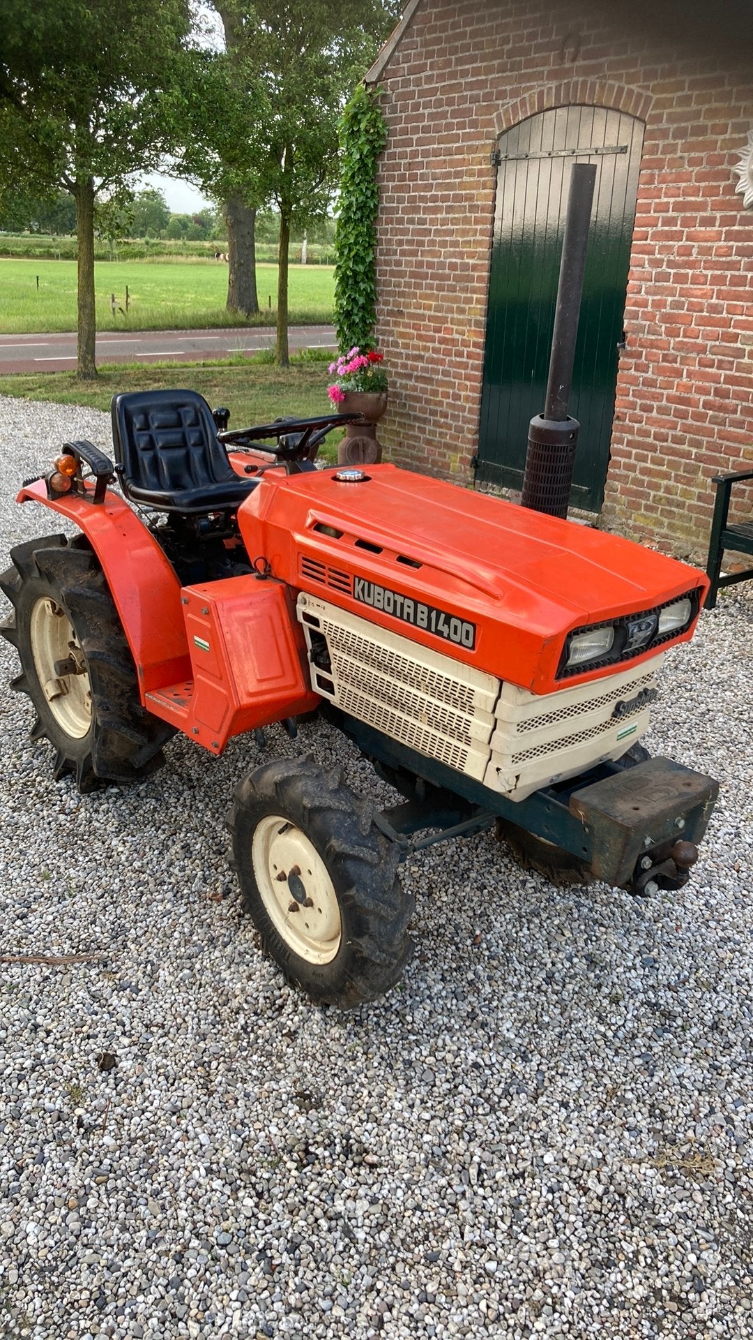 Kubota B1400 minitractor met hydraulische topstang, Zakelijke goederen, Gebruikt, Tot 2500, Tot 80 Pk, Ophalen