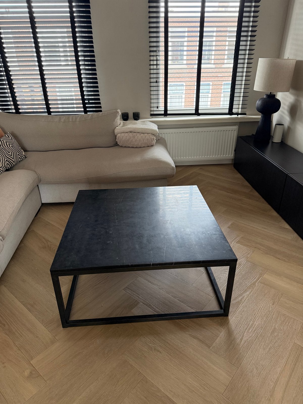 Salontafel zwart metalen frame met marmer blad, Ophalen, Gebruikt, Vierkant, 50 tot 100 cm